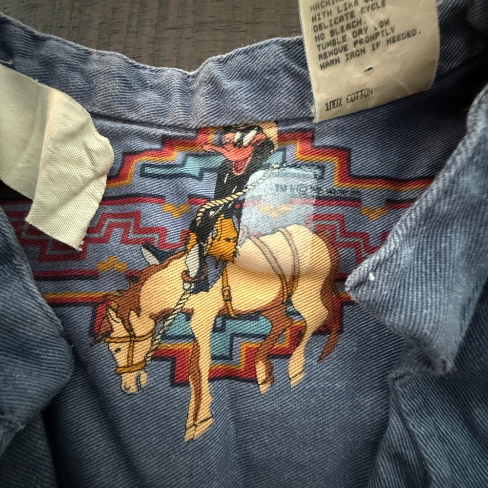 Looney Tunes Western Collection Karman Denim Shirt Women M Taz Daffy Vintage - Picture 12 of 14